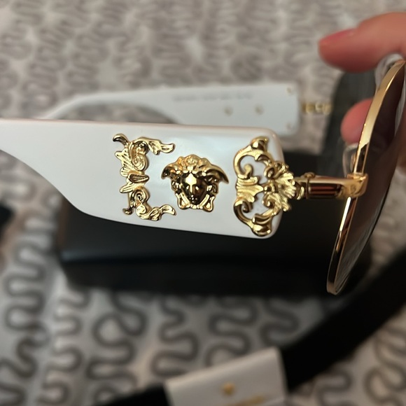 Versace Sunglasses - Picture 3 of 9